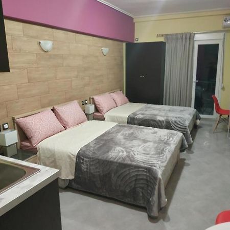 G M 2 Rooms Kentro In The Heart Of The City Larissa Exterior photo