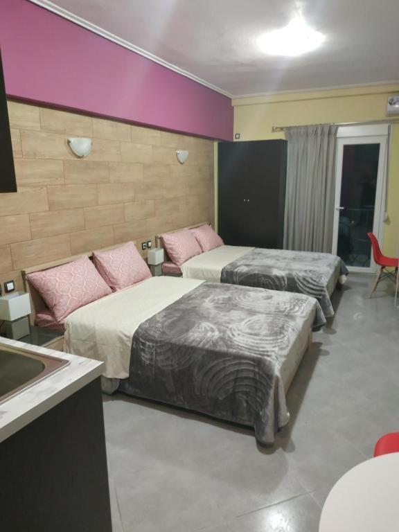 G M 2 Rooms Kentro In The Heart Of The City Larissa Exterior photo