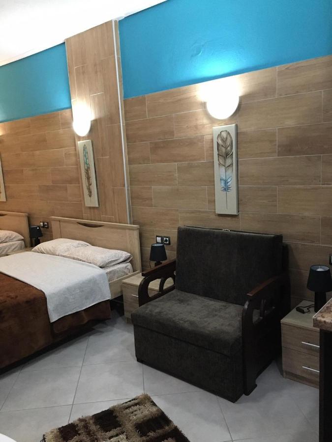 G M 2 Rooms Kentro In The Heart Of The City Larissa Exterior photo